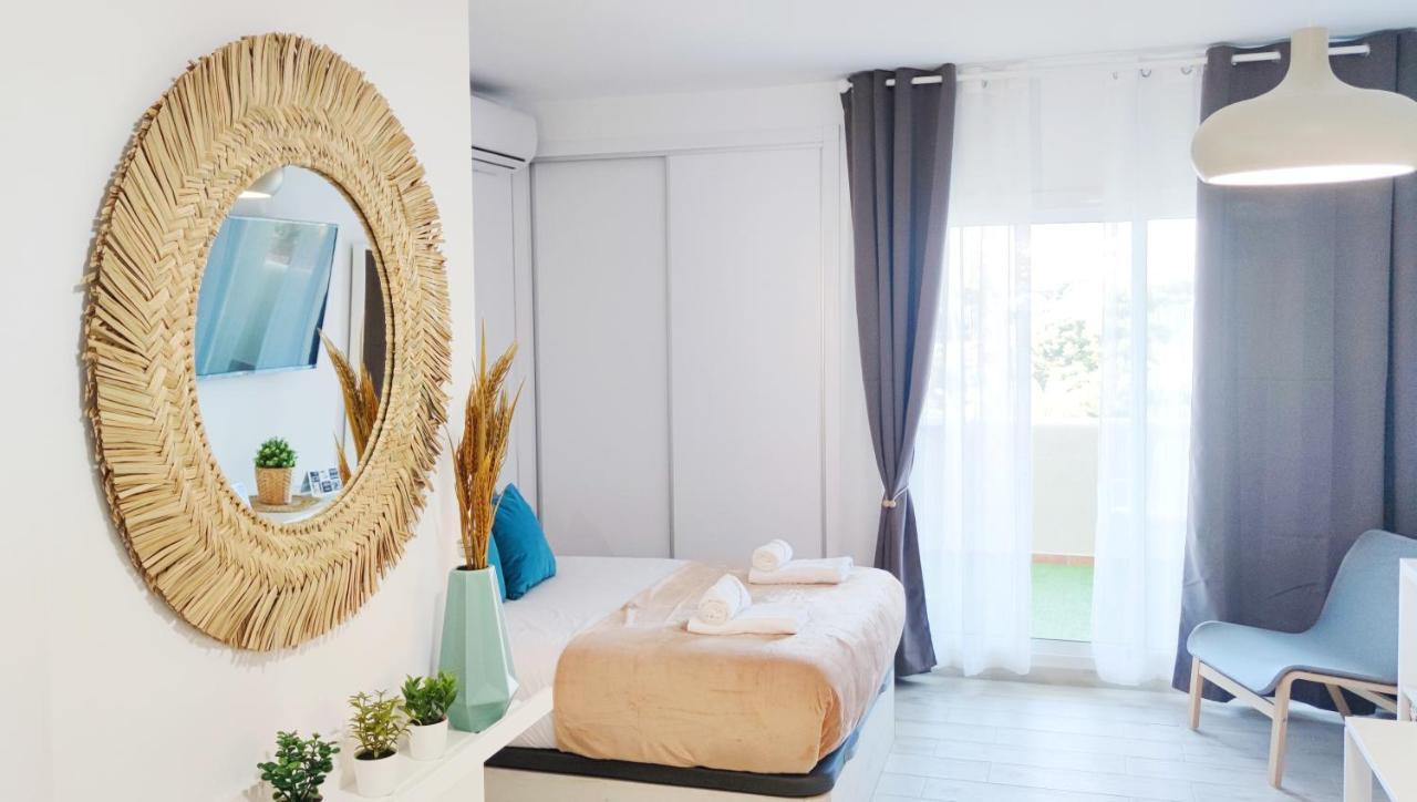 El Estudio De La Playa Benalbeach Holidays Paradise Benalmadena Exterior photo