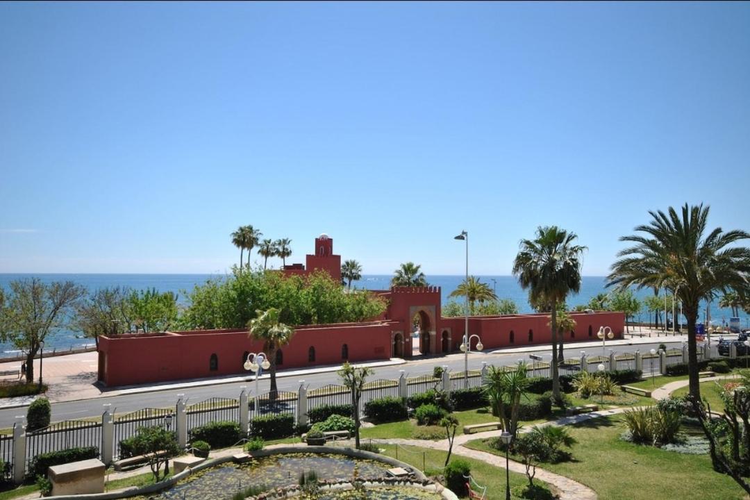El Estudio De La Playa Benalbeach Holidays Paradise Benalmadena Exterior photo
